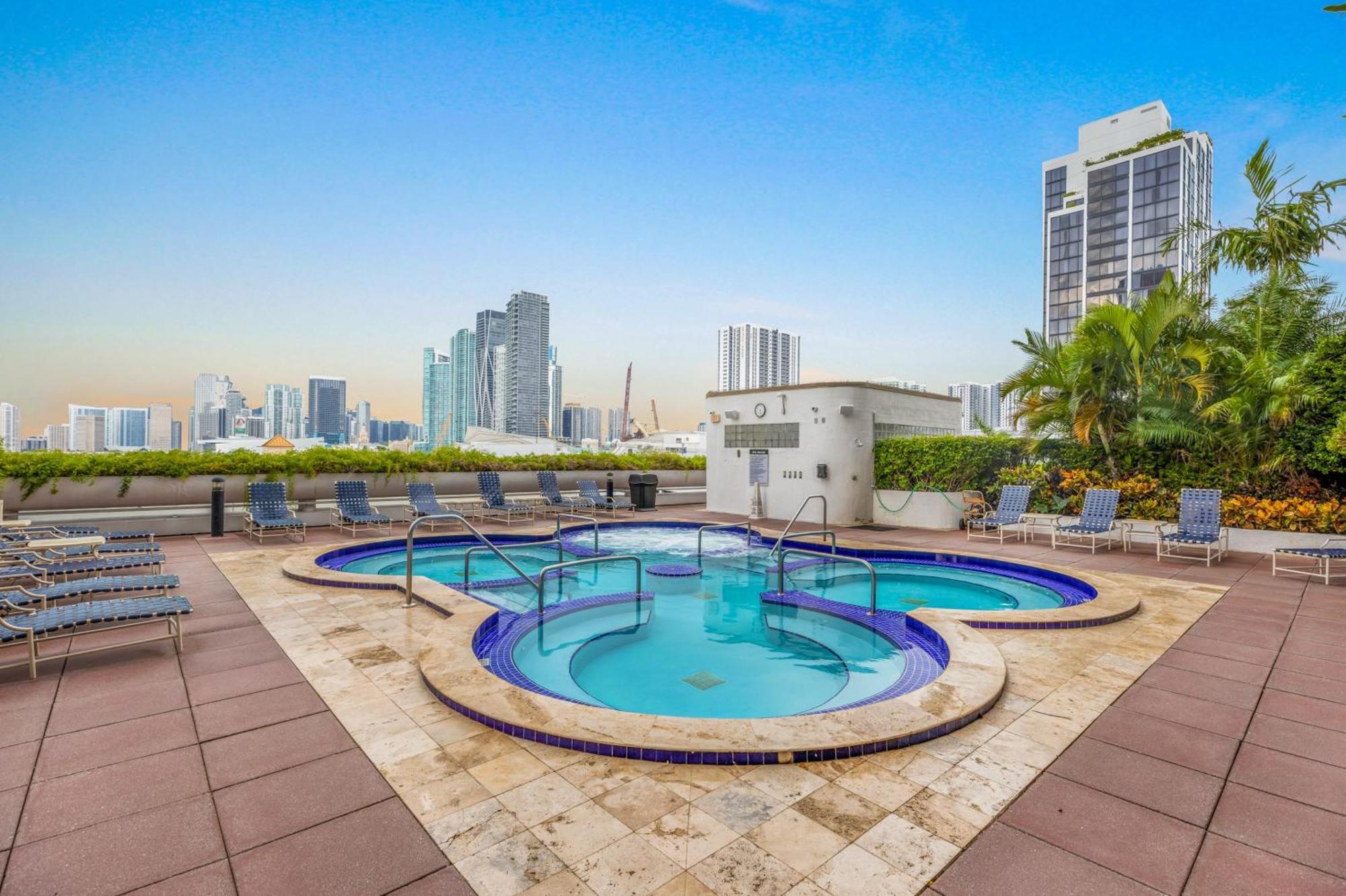 Grandiose On The Bay Apartment Miami Bagian luar foto